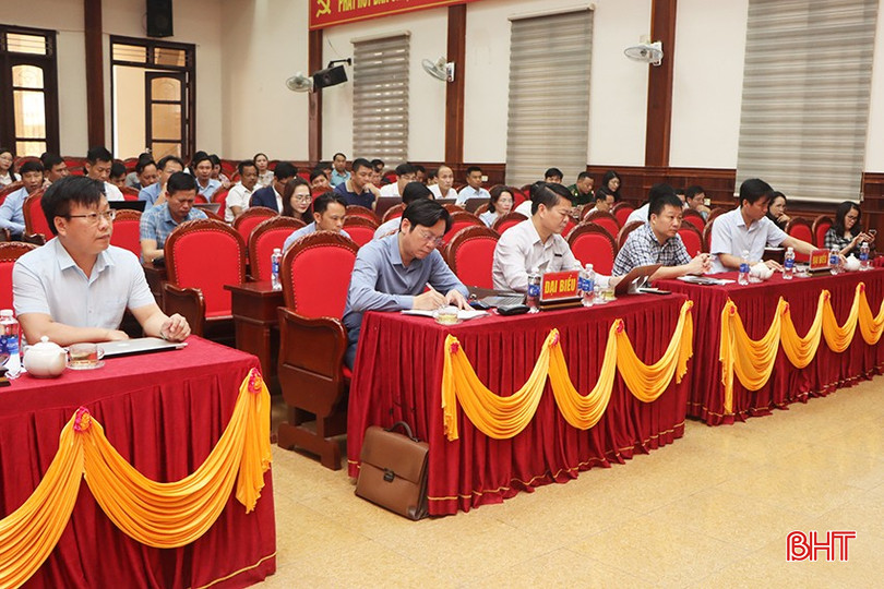 Sáng 27/3, huyện Cẩm Xuyên tổ chức phiên họp thường kỳ đánh giá tình hình thực hiện nhiệm vụ kinh tế - xã hội, quốc phòng - an ninh và tổng kết công tác phòng, chống thiên tai - tìm kiếm cứu nạn năm 2024; triển khai nhiệm vụ năm 2025. bqbht_br_0200.jpg