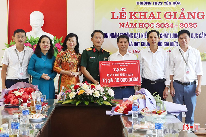 Chi nhánh Viettel Hà Tĩnh đã trao tặng Trường THCS Yên Hòa 2 tivi trị giá 18 triệu đồng để phục vụ công tác dạy và học của nhà trường. Chi nhánh Viettel Hà Tĩnh đã trao tặng Trường THCS Yên Hòa 2 tivi trị giá 18 triệu đồng để phục vụ công tác dạy và học của nhà trường.