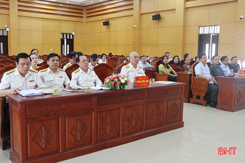Đại biểu tham dự chương trình. 4702-6235-1926.jpg