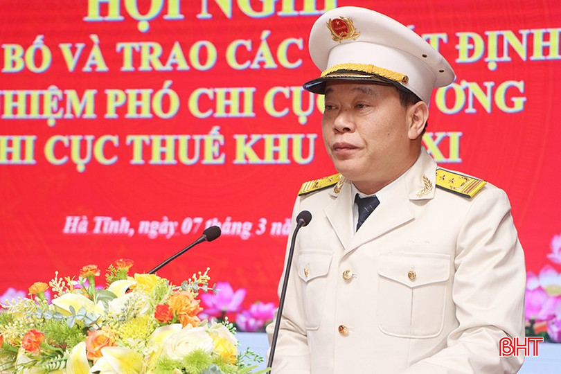 Chi cục trưởng Chi cục Thuế khu vực XI Trương Quang Long phát biểu tại hội nghị. bqbht_br_1460.jpg