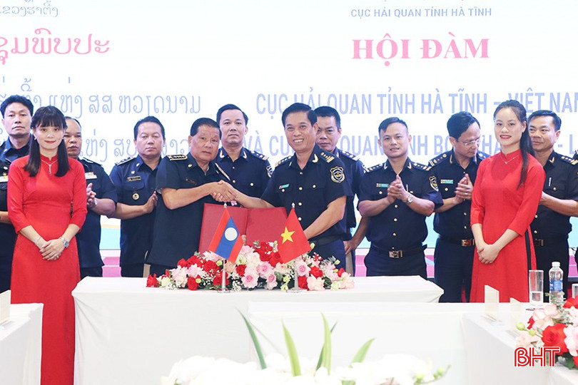 Cục Hải quan tỉnh Hà Tĩnh và Cục Hải quan tỉnh Bolikhămxay ký kết biên bản hợp tác. 4833-7321-1871.jpg