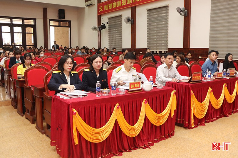 Các đại biểu tham dự hội nghị.