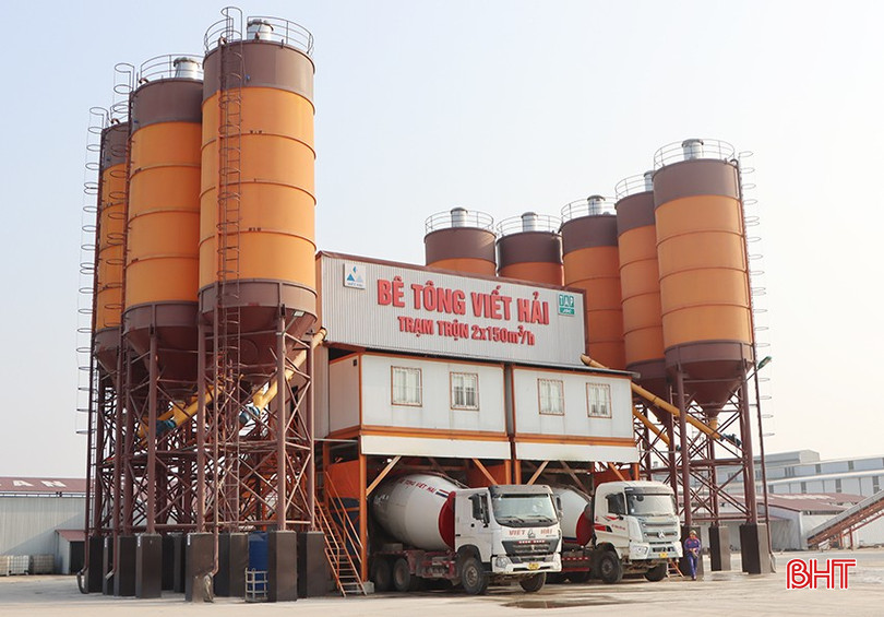 Trạm bê tông thương phẩm của Công Ty TNHH Đầu tư Xây dựng Trần Châu làm việc hết công suất. bqbht_br_8584.jpg