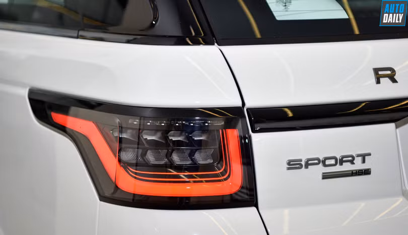 Chi tiết Range Rover Sport HSE 2019 giá 6,8 tỷ đồng