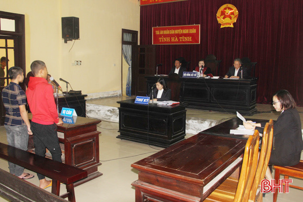 Trộm tiền đền chùa, 2 “đạo chích” lĩnh 21 tháng tù