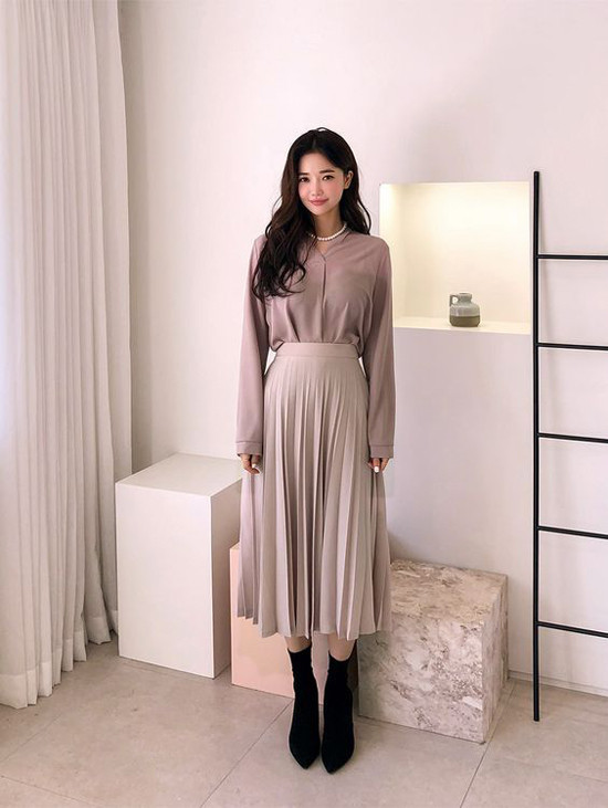 Mặc đẹp đến văn phòng với các kiểu chân váy