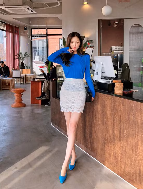 Mặc đẹp đến văn phòng với các kiểu chân váy