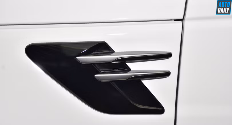 Chi tiết Range Rover Sport HSE 2019 giá 6,8 tỷ đồng