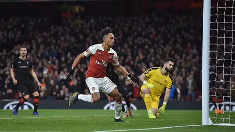 Chelsea hiên ngang, Arsenal ngược dòng giành vé đi tiếp Europa League