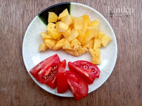 Cá chiên sốt dứa chua ngọt lạ miệng, ăn hết veo nồi cơm