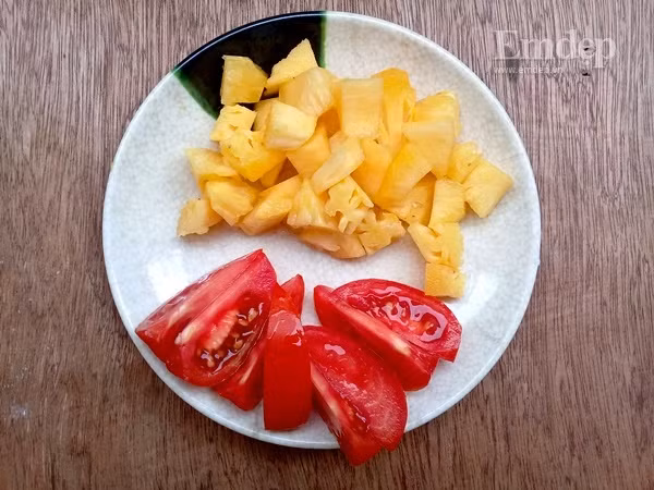 Cá chiên sốt dứa chua ngọt lạ miệng, ăn hết veo nồi cơm