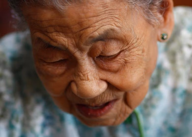 Cụ bà 90 tuổi điều hành tiệm mì bán ít nhất 200 bát mỗi ngày ở Singapore