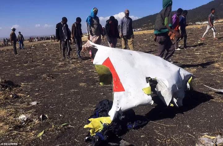 Hiện trường thảm khốc vụ rơi máy bay Ethiopia làm 157 người thiệt mạng