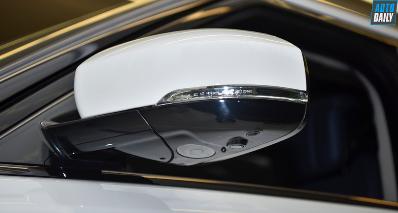 Chi tiết Range Rover Sport HSE 2019 giá 6,8 tỷ đồng