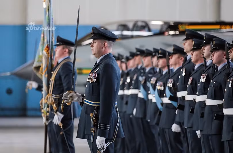 Màn chia tay bầu trời siêu hoành tráng của các chiến đấu cơ Tornado