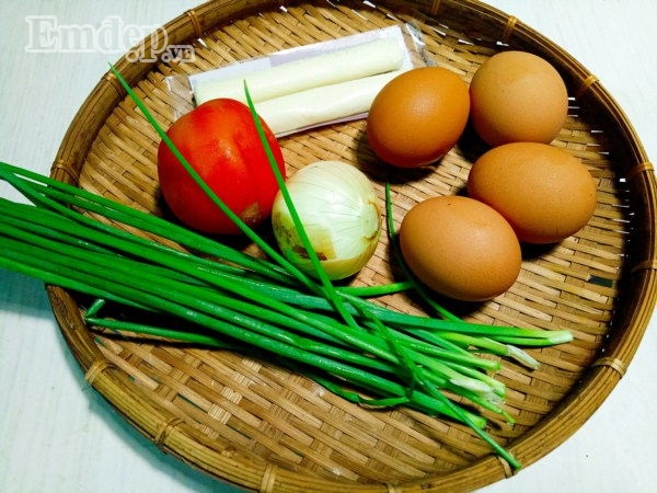 Cuối tuần làm pizza trứng thập cẩm mềm thơm, bé lười ăn cũng “chén” ngon lành