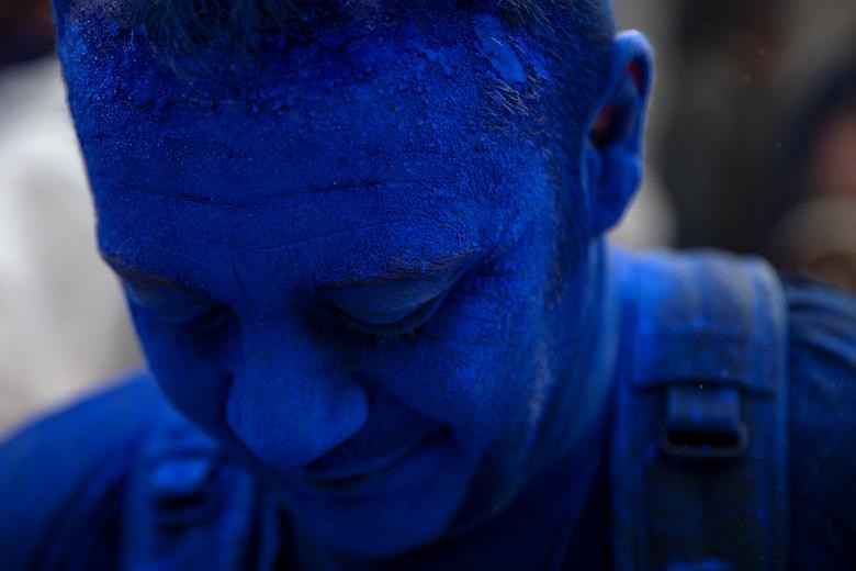 Lễ hội ném bột mì đầy màu sắc ở Hy Lạp