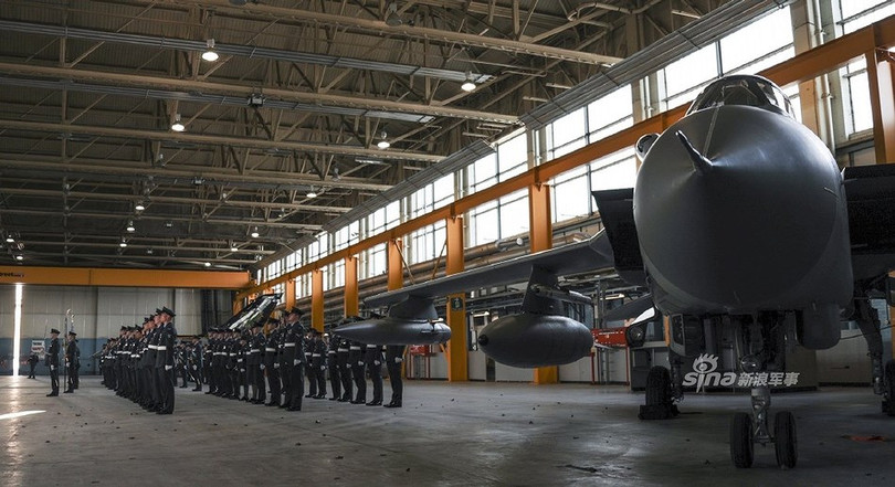 Màn chia tay bầu trời siêu hoành tráng của các chiến đấu cơ Tornado