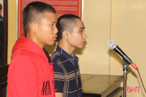 Trộm tiền đền chùa, 2 “đạo chích” lĩnh 21 tháng tù