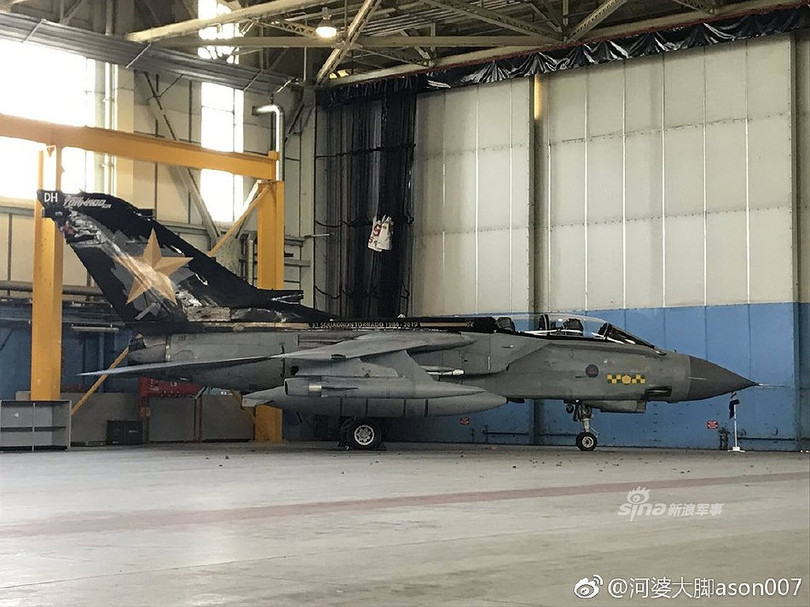 Màn chia tay bầu trời siêu hoành tráng của các chiến đấu cơ Tornado