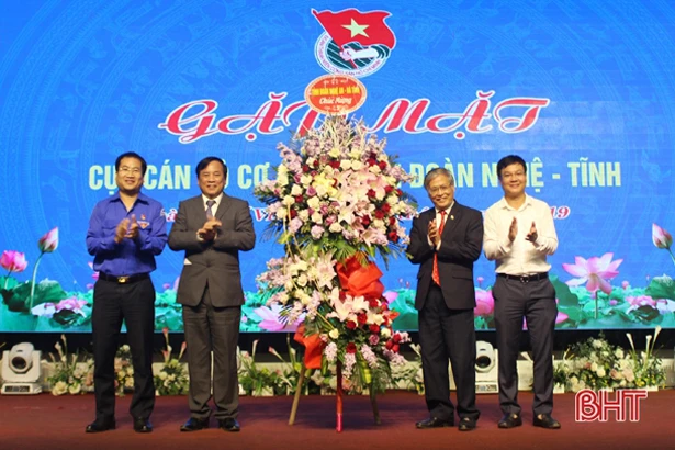 Gặp mặt cán bộ cơ quan Tỉnh đoàn Nghệ - Tĩnh các thời kỳ