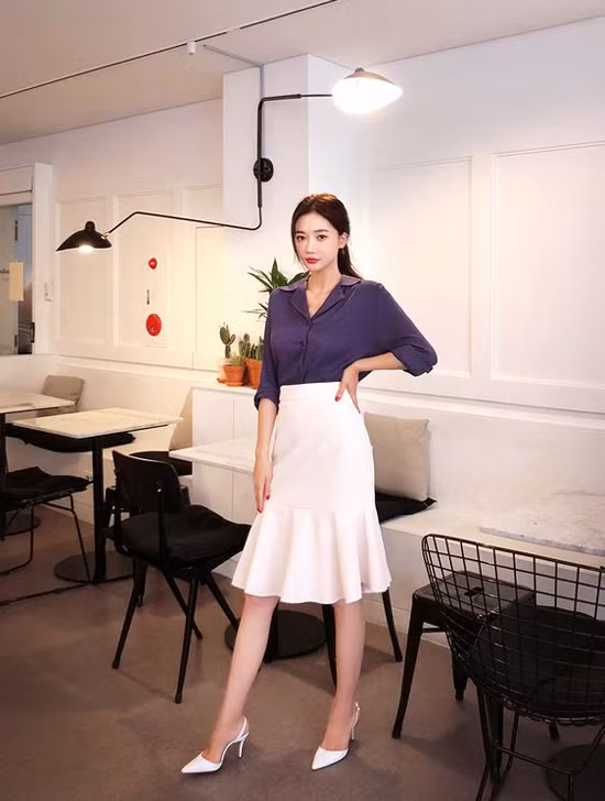 Mặc đẹp đến văn phòng với các kiểu chân váy