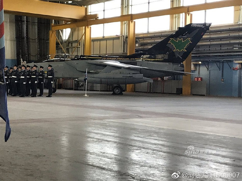 Màn chia tay bầu trời siêu hoành tráng của các chiến đấu cơ Tornado