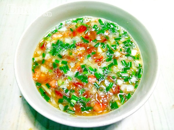 Cuối tuần làm pizza trứng thập cẩm mềm thơm, bé lười ăn cũng “chén” ngon lành