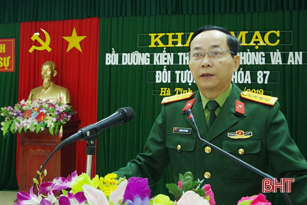 Hà Tĩnh bồi dưỡng kiến thức QP-AN cho 92 cán bộ thuộc đối tượng 3
