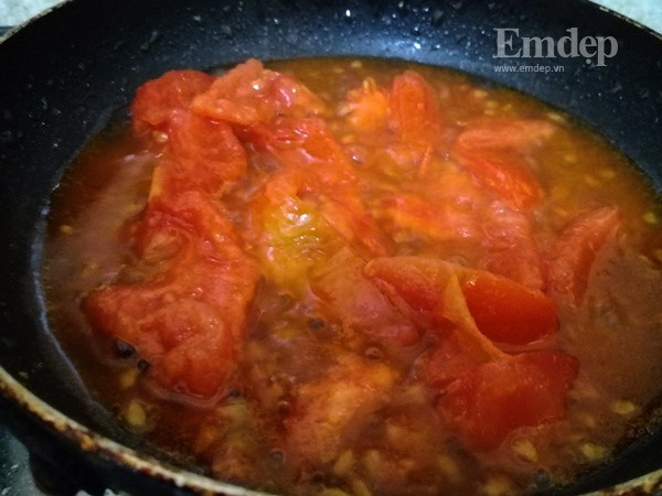 Cá chiên sốt dứa chua ngọt lạ miệng, ăn hết veo nồi cơm