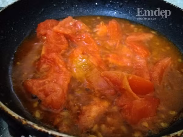 Cá chiên sốt dứa chua ngọt lạ miệng, ăn hết veo nồi cơm