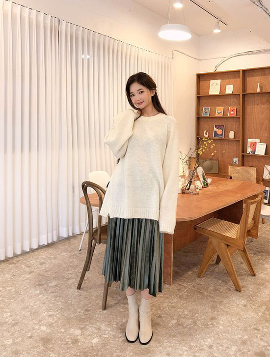 Mặc đẹp đến văn phòng với các kiểu chân váy