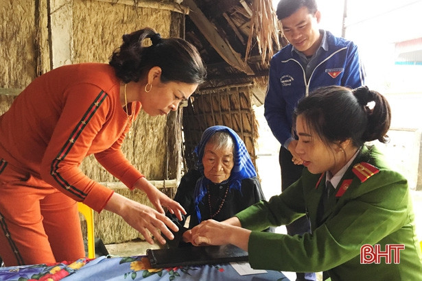 Thứ bảy tình nguyện giải quyết thủ tục hành chính của tuổi trẻ TP Hà Tĩnh