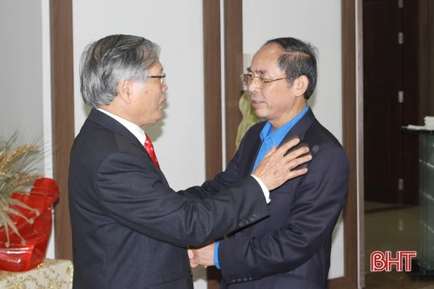 Gặp mặt cán bộ cơ quan Tỉnh đoàn Nghệ - Tĩnh các thời kỳ