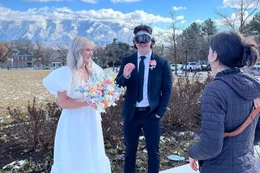 Cô dâu bực mình vì chú rể đeo Vision Pro trong lễ cưới