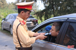 Cảnh sát giao thông Hà Tĩnh kiểm tra chéo địa bàn