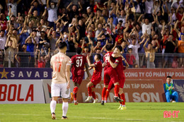 Thắng Công an Hà Nội, Hồng Lĩnh Hà Tĩnh tạm thời chia tay nhóm play-off