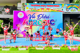 Học sinh mầm non Trí Đức 2 vui cùng vũ điệu Aerobic