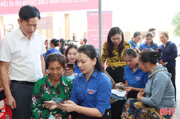 Cẩm Xuyên ra mắt mô hình "Thanh niên hỗ trợ người dân sử dụng dịch vụ công trực tuyến" 