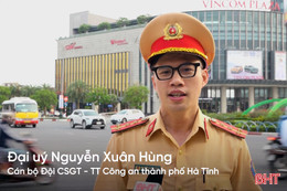 Có cần bật đèn xi nhan khi đi qua vòng xuyến?