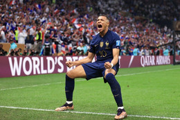 Mbappe, thiên tài vị kỷ và cơ hội vàng