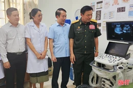 Bộ CHQS tỉnh thăm bệnh xá quân dân y kết hợp ở Bolikhămxay