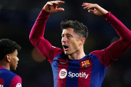 Barca đi vào lịch sử Champions League