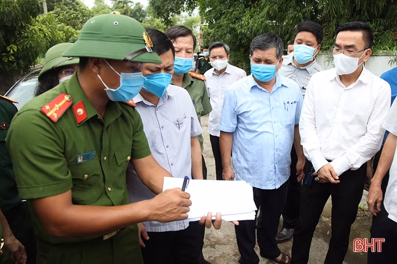 Hà Tĩnh phong tỏa một phần thôn có vợ chồng nhiễm Covid-19 ở Thạch Hà