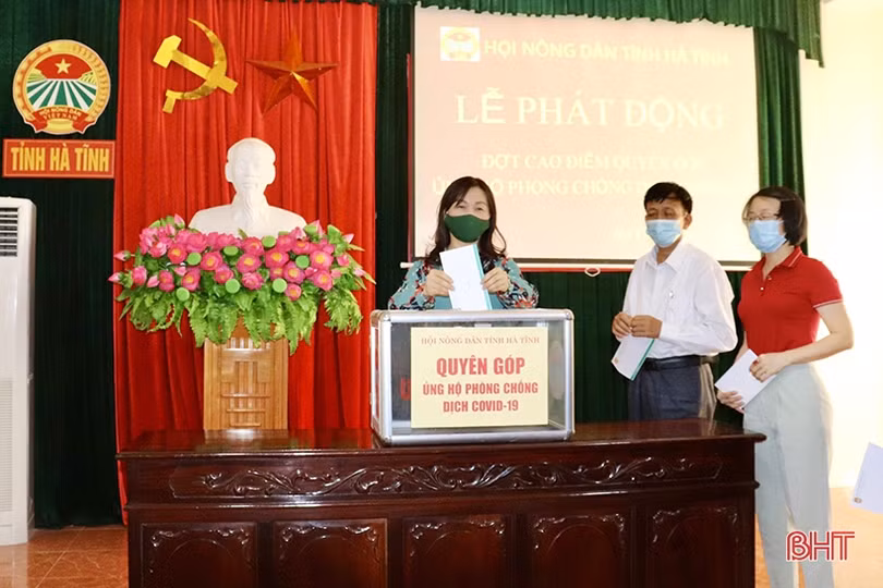 Nông dân Hà Tĩnh hỗ trợ tiêu thụ gần 20 tấn hành tím Sóc Trăng bị ứ đọng do dịch Covid-19