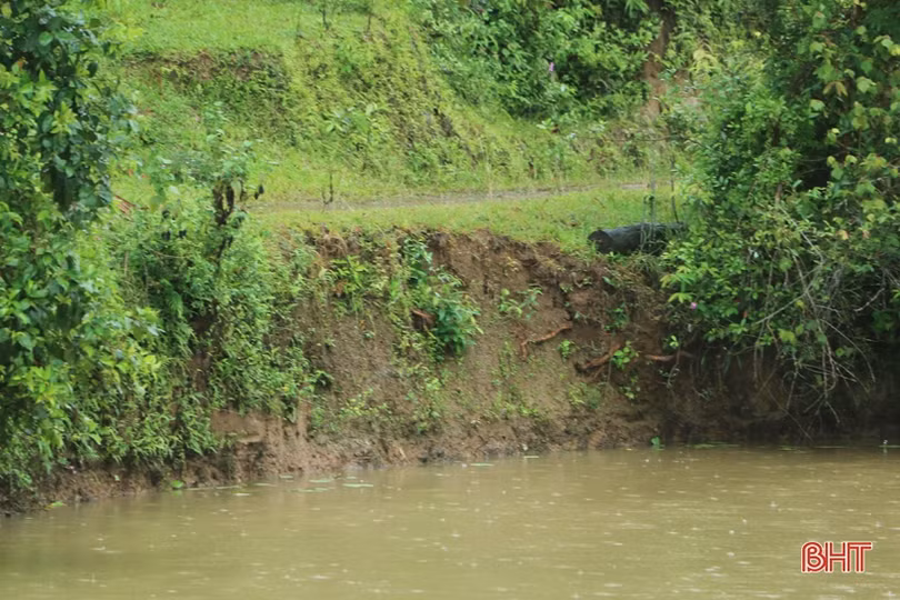 Đập Khe Nải “rệu rã”, người dân huyện miền núi Hà Tĩnh canh cánh nỗi lo 