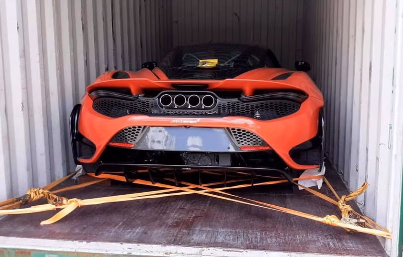 Siêu xe McLaren 765LT thứ ba cập bến Việt Nam
