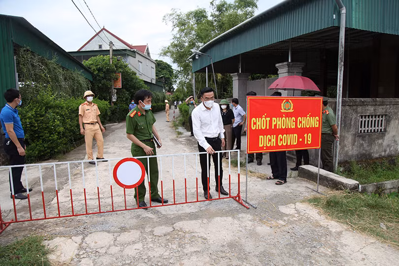 Hà Tĩnh phong tỏa một phần thôn có vợ chồng nhiễm Covid-19 ở Thạch Hà
