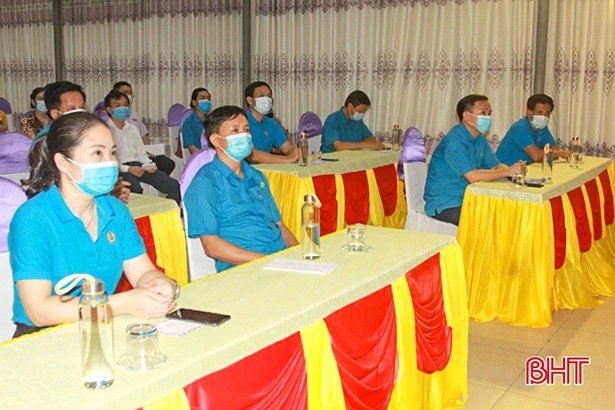 Công đoàn Hà Tĩnh phát động người lao động quyên góp ủng hộ phòng, chống dịch Covid-19