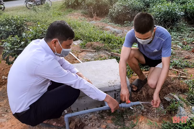 Chống hạn sớm cho vựa chè phía Nam Hà Tĩnh